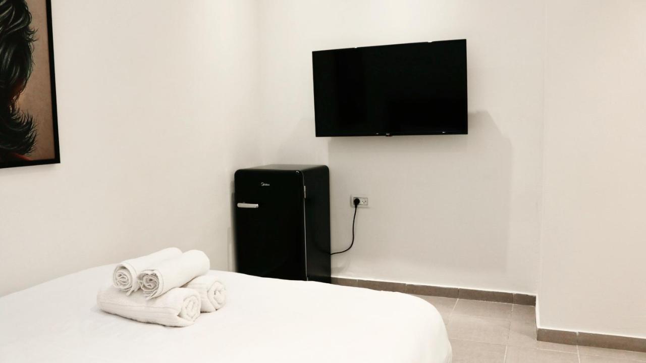 Underground Hotel เทลอาวีฟ ภายนอก รูปภาพ