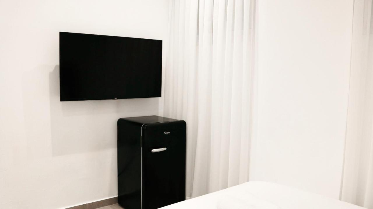 Underground Hotel เทลอาวีฟ ภายนอก รูปภาพ