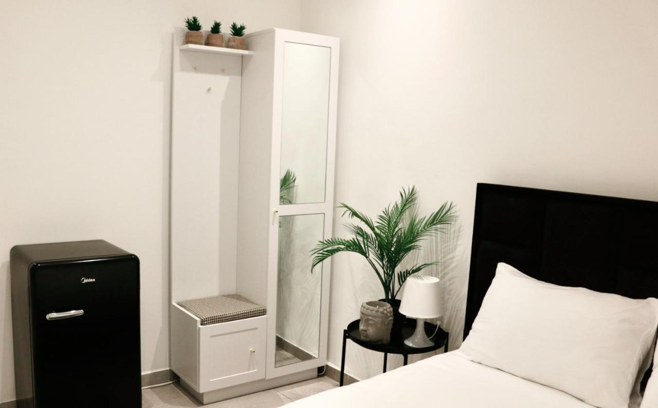 Underground Hotel เทลอาวีฟ ภายนอก รูปภาพ