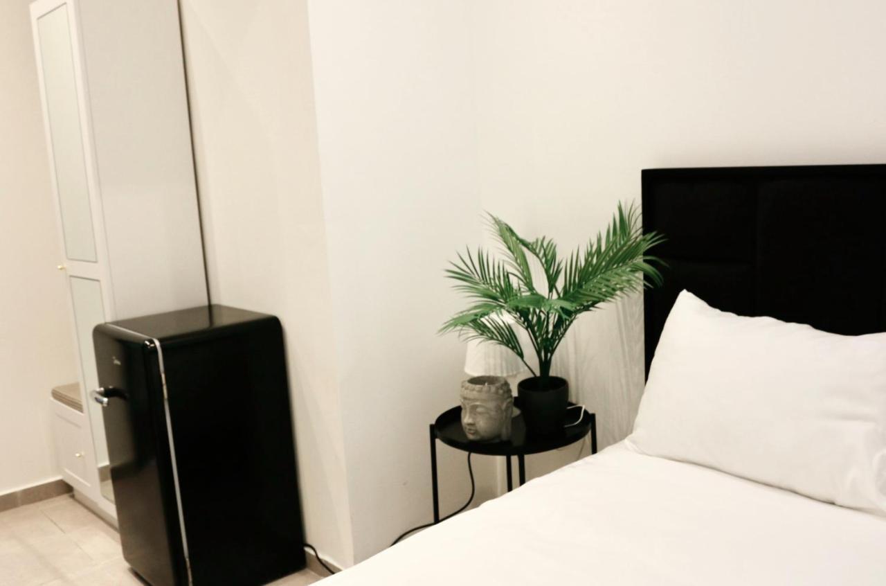 Underground Hotel เทลอาวีฟ ภายนอก รูปภาพ