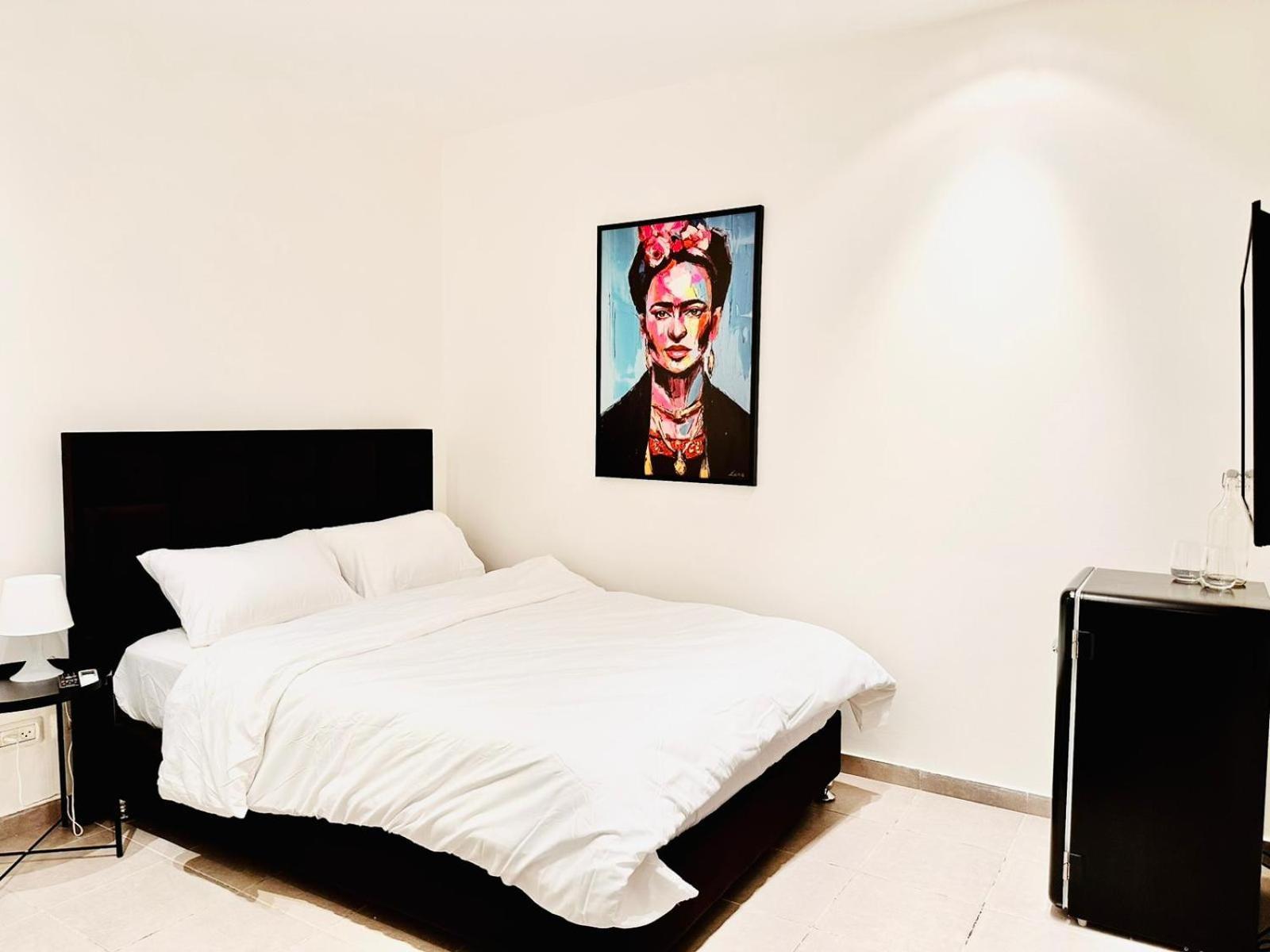Underground Hotel เทลอาวีฟ ภายนอก รูปภาพ