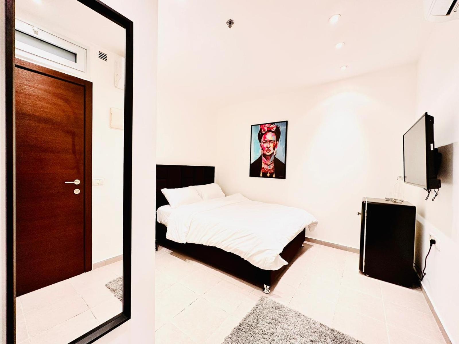 Underground Hotel เทลอาวีฟ ภายนอก รูปภาพ